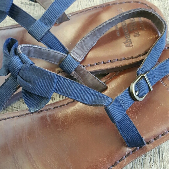 Abercrombie & Fitch Navy Bow flip flop sandals 10 - Picture 5 of 8